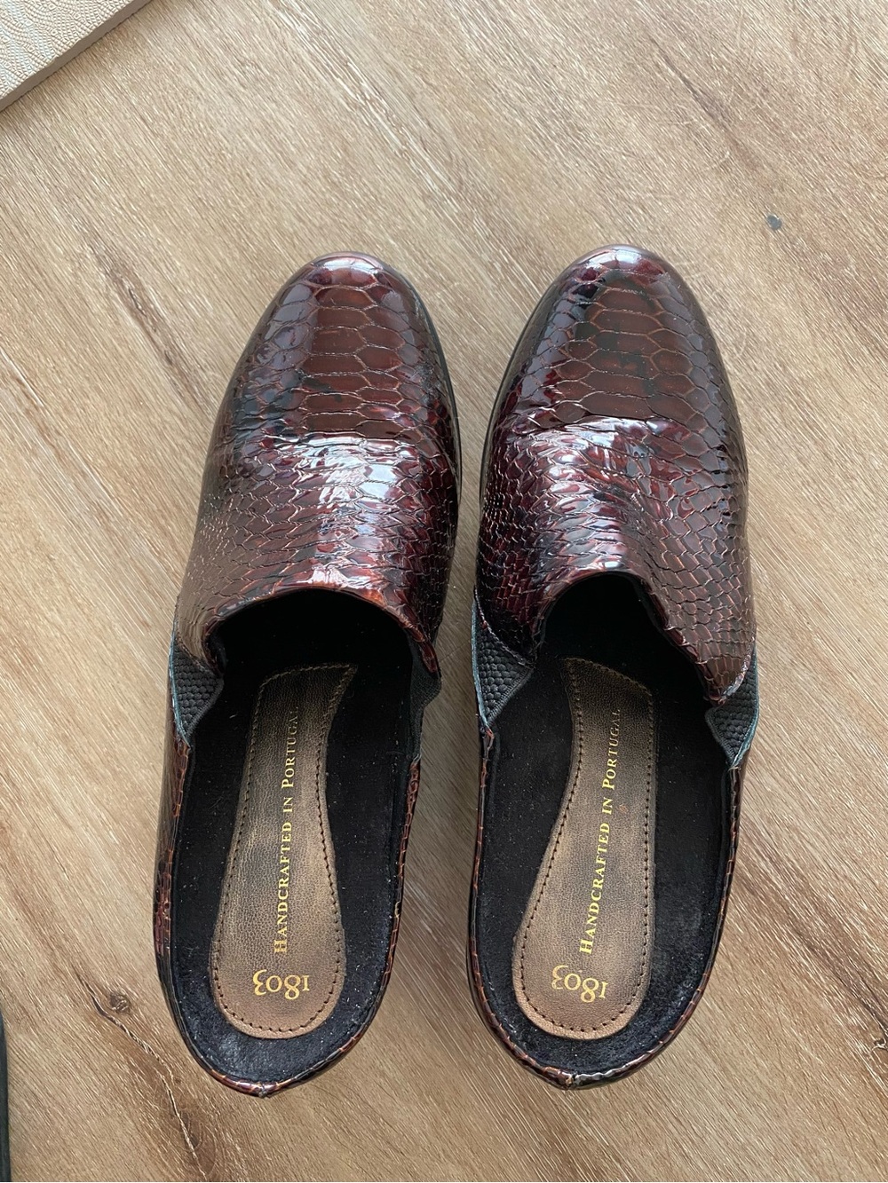 1803 Handcrafted In Portugal Leather Slip-On Loafers in Burgundy Croc-Emboss